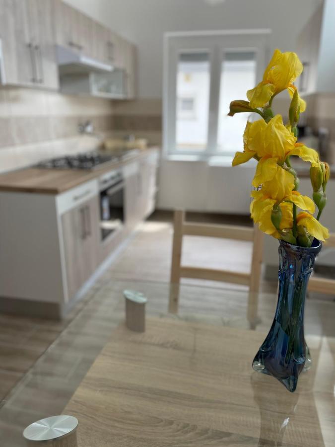 Pingvin Cukraszda Apartman Balatonmáriafürdő Екстериор снимка