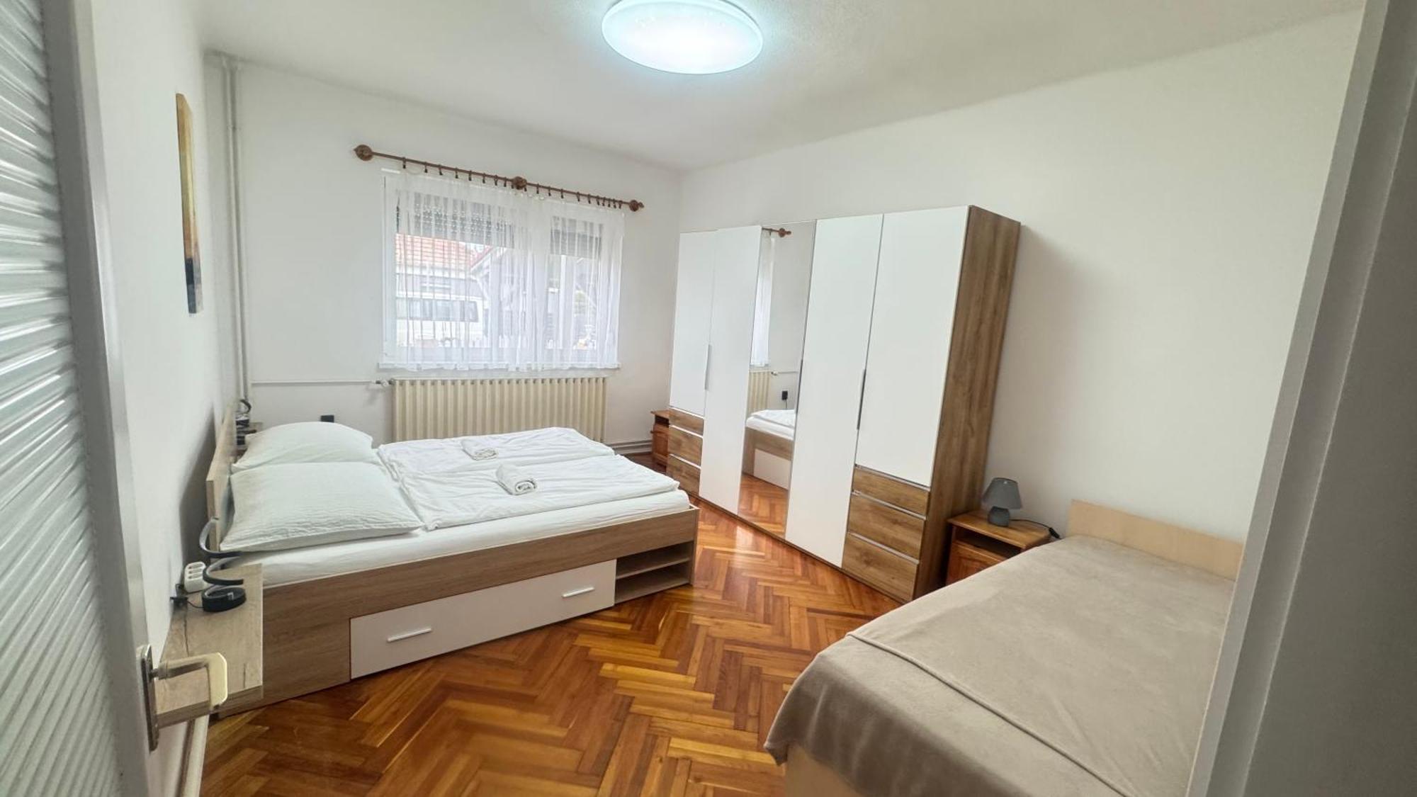Pingvin Cukraszda Apartman Balatonmáriafürdő Екстериор снимка