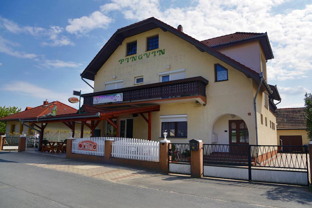 Pingvin Cukraszda Apartman Balatonmáriafürdő Екстериор снимка