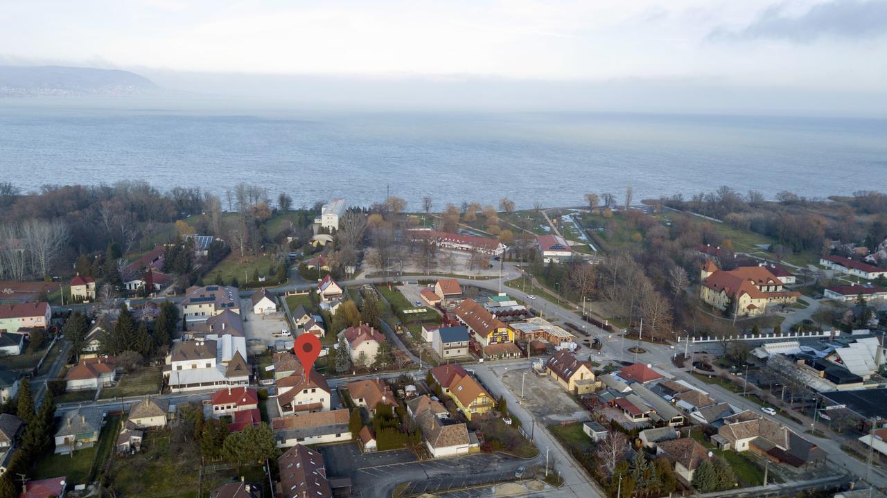 Pingvin Cukraszda Apartman Balatonmáriafürdő Екстериор снимка